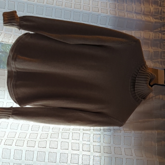 LL Bean Cream Womens Sweater - Picture 1 of 2